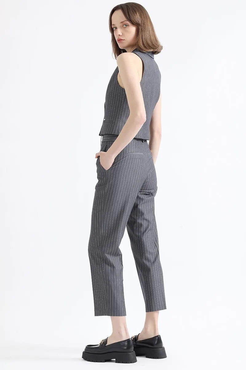 PANTALON SASTRE TIRO ALTO CON CINTURON, LISTADO FANTASIA. GRIS